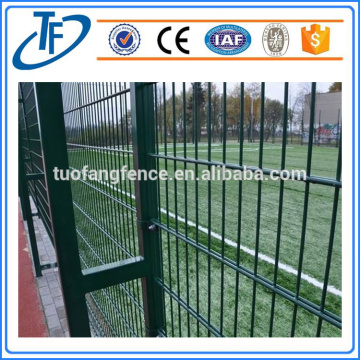 Niedriger Preis PVC beschichteter Stahl geschweißter Draht-Ineinander greifen-Verkleidung (China-Hersteller)